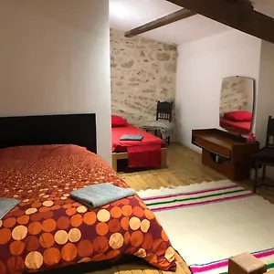 extraordinaire-duplex-aux-arenes.fr-provencehotel.com/